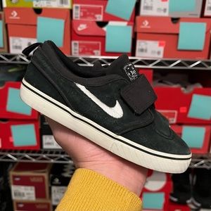 Nike SB Strap On Kid Shoes